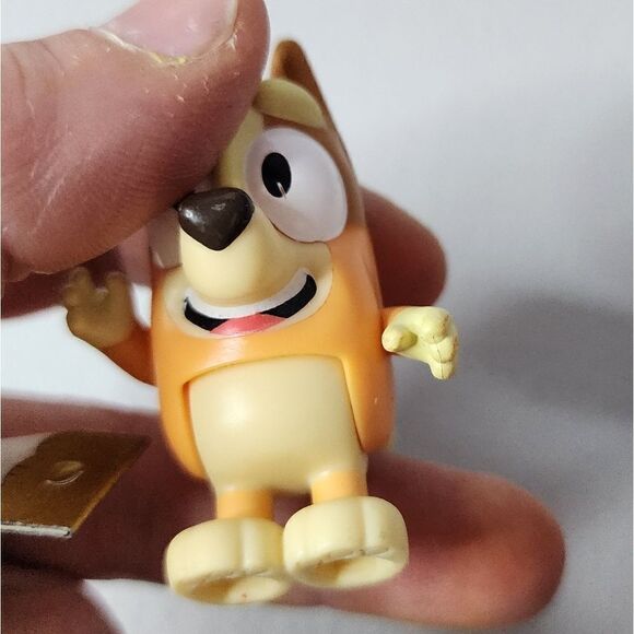 Disney JR BLUEY Bingo Heeler ACTION FIGURE Cartoon Dog Blue Brother Sibling - Picture 4 of 5